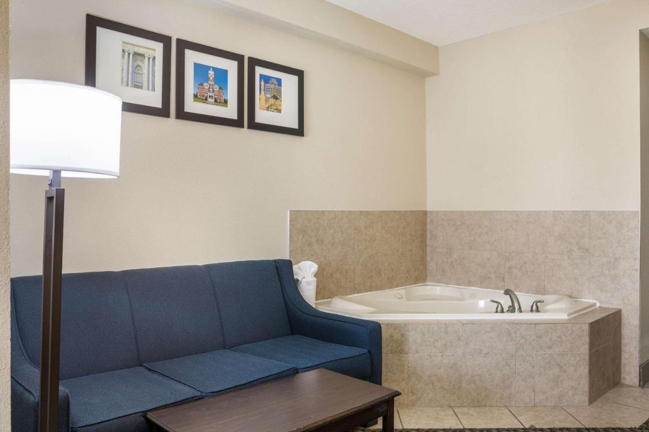 Comfort Suites Forsyth Near I-75 Екстер'єр фото