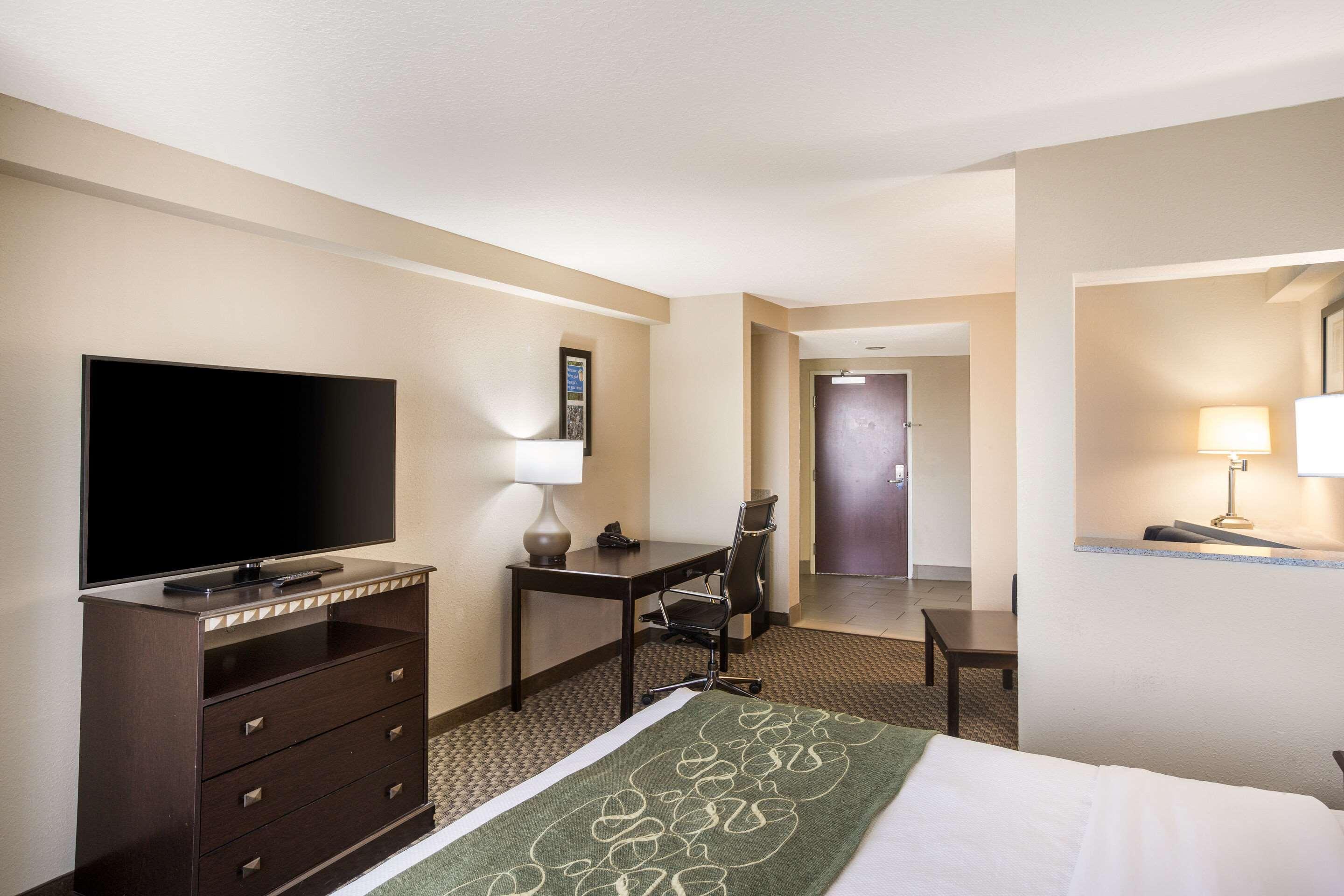 Comfort Suites Forsyth Near I-75 Екстер'єр фото
