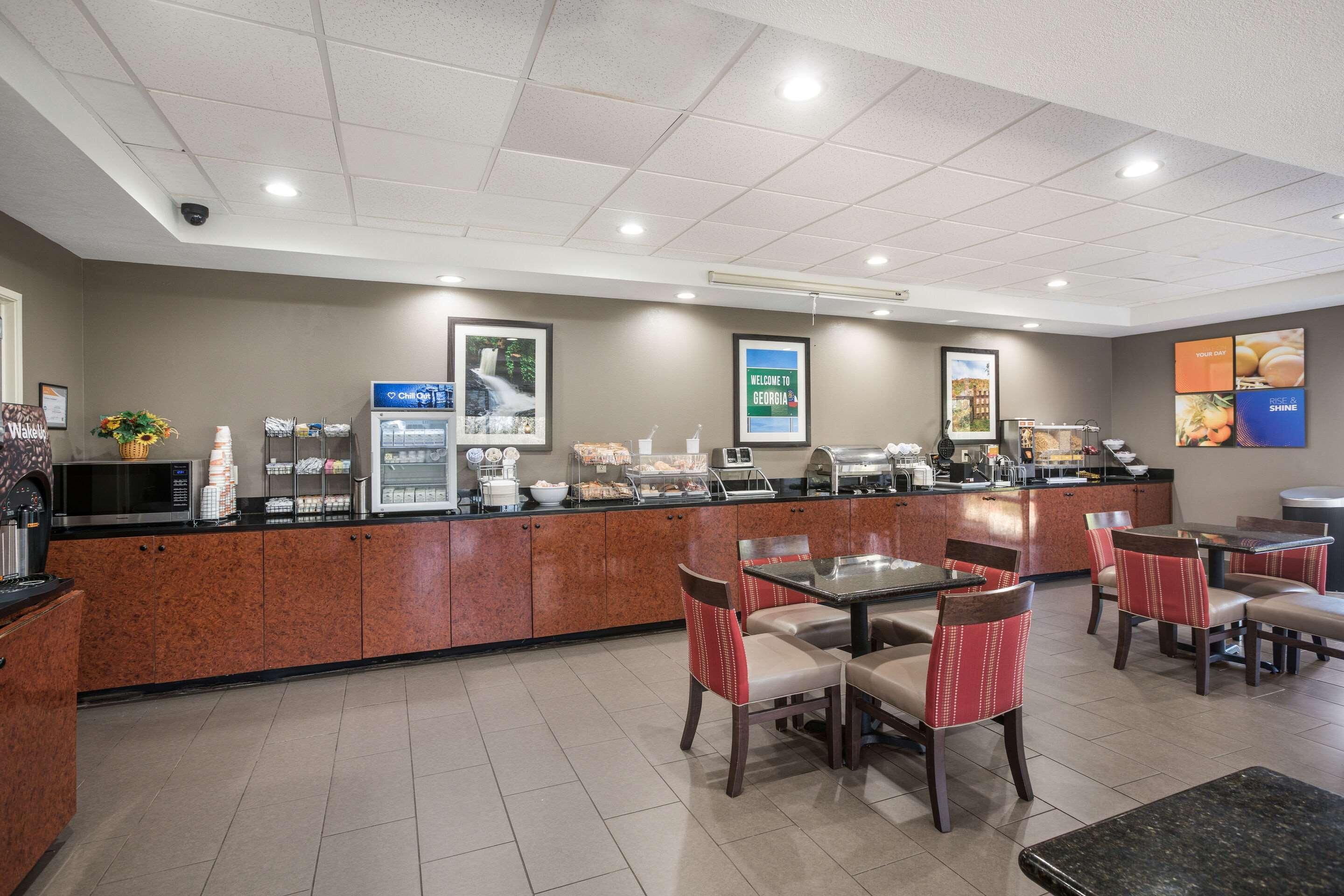 Comfort Suites Forsyth Near I-75 Екстер'єр фото