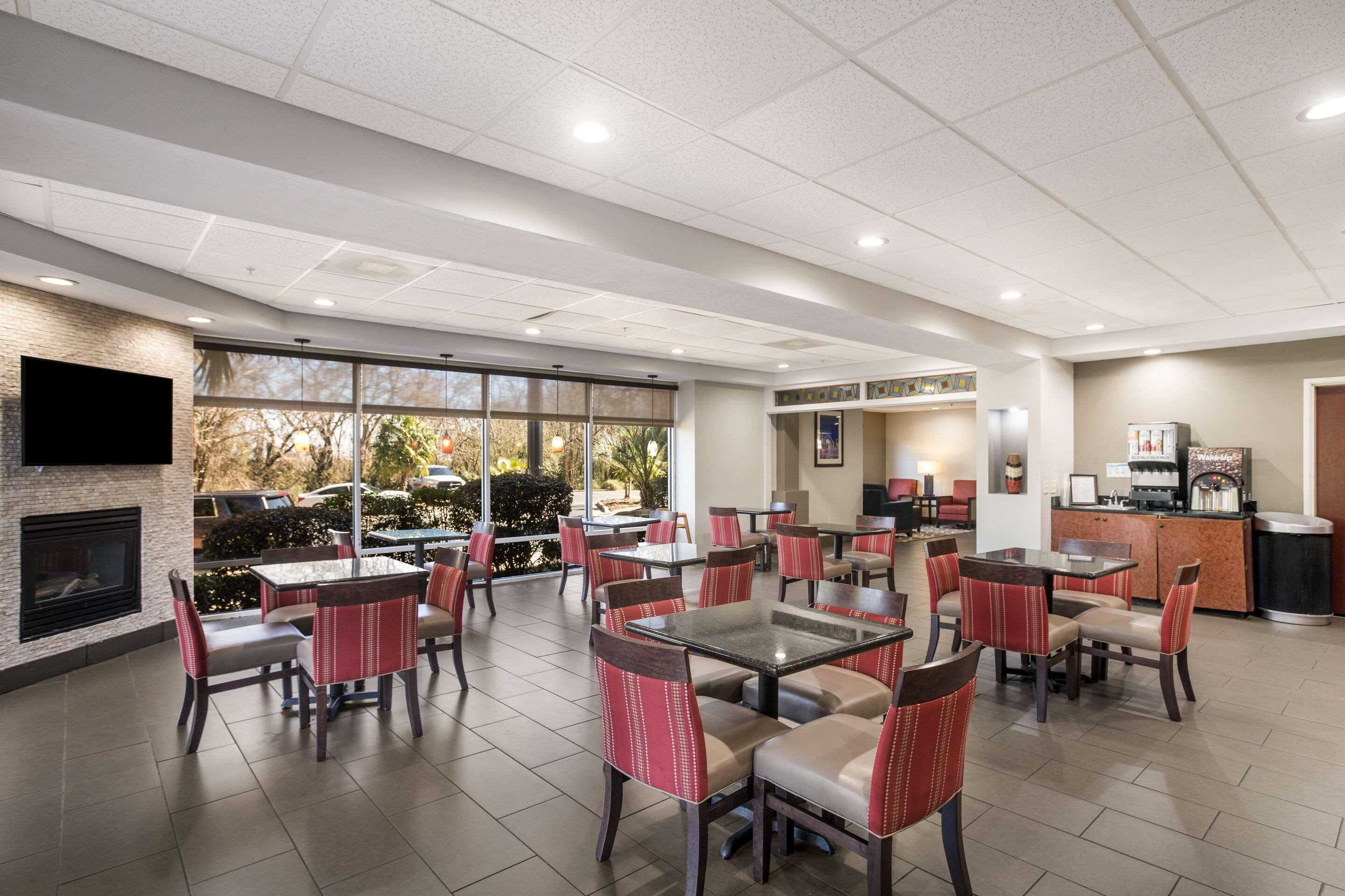 Comfort Suites Forsyth Near I-75 Екстер'єр фото
